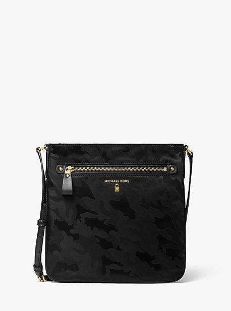 michael michael kors kelsey large camouflage nylon crossbody|Michael Kors.